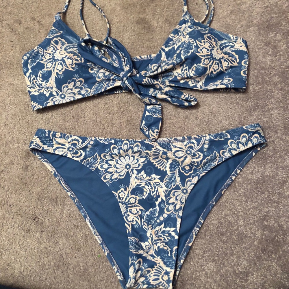 Bathing suit